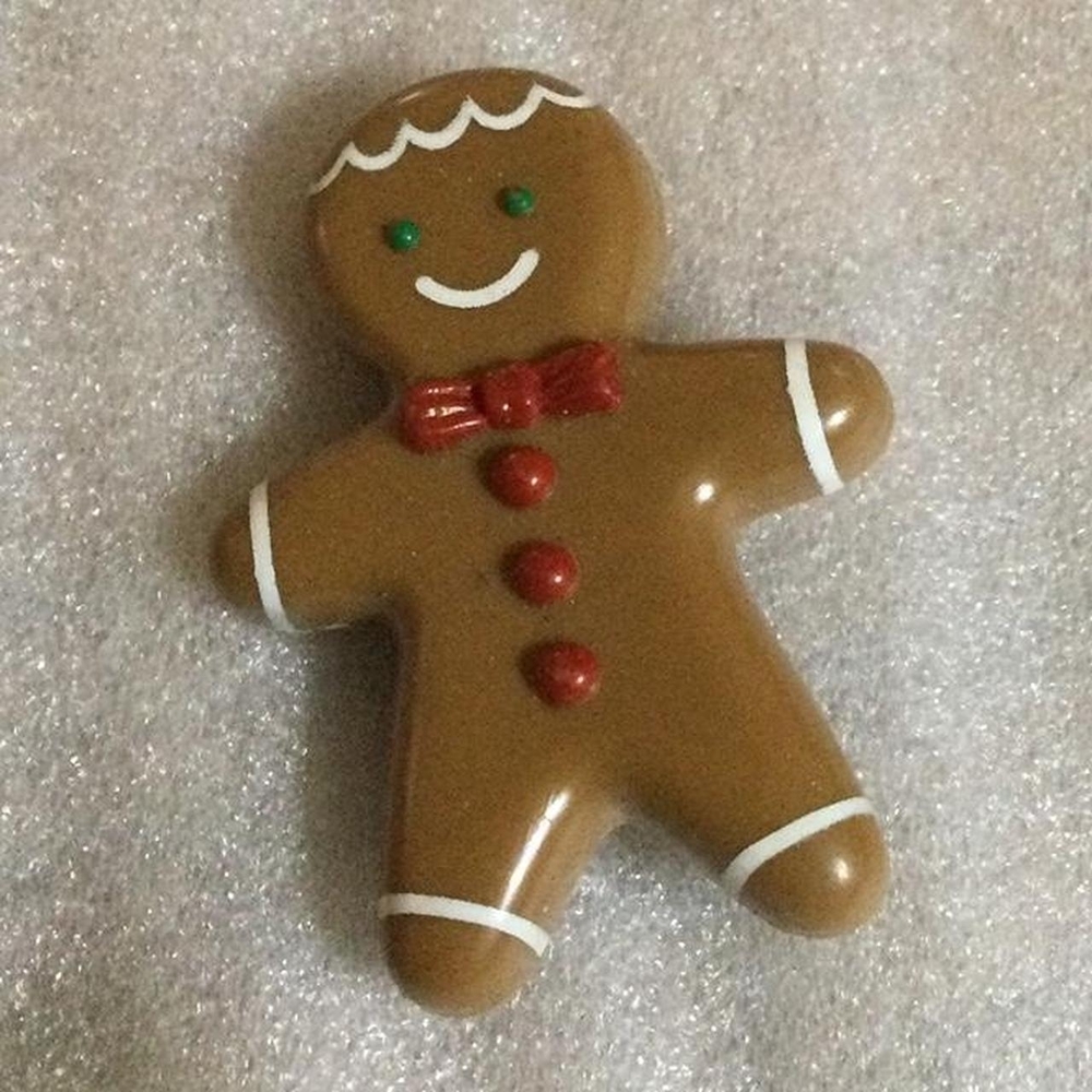Gingerbread Man Pin - Picture 1 of 2